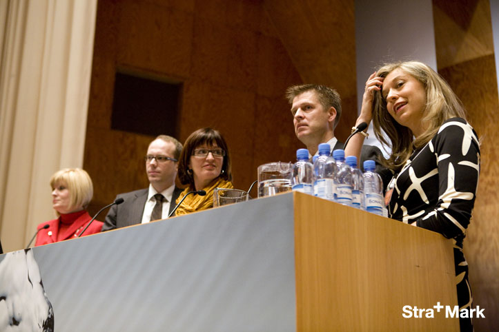 gallery/gal/Puhujat ja esitykset/PANEELI6.jpg